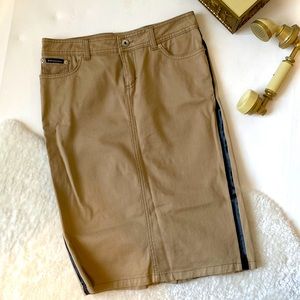 Dolce and Gabbana beige skirt